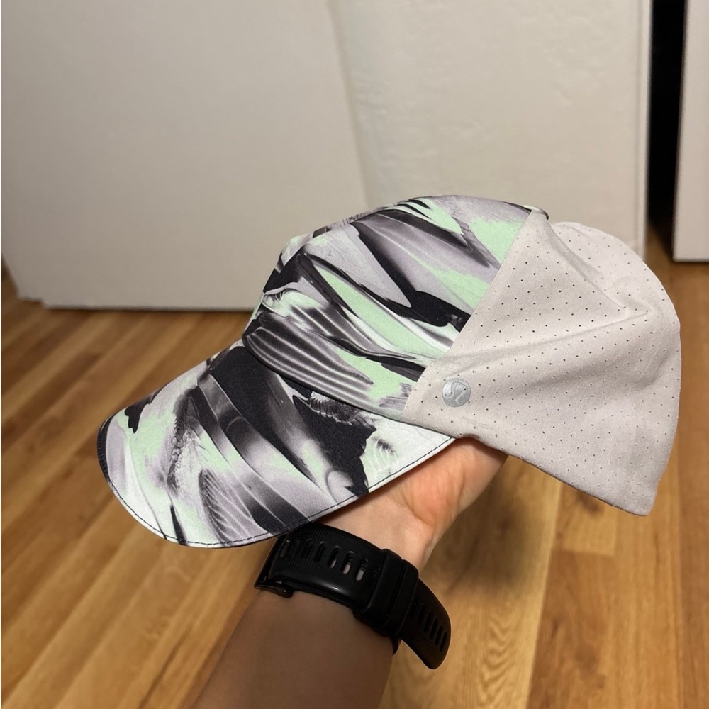 Lululemon hat